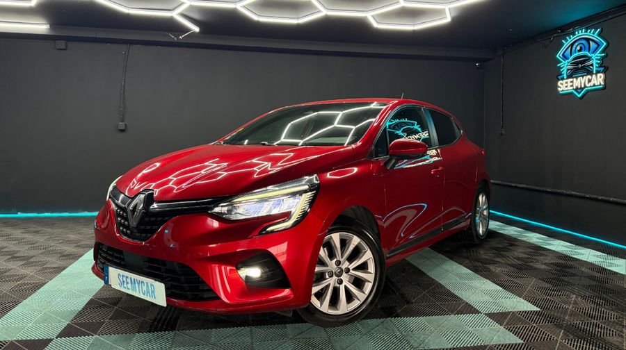 Renault Clio 5 rouge, vendu chez SeeMyCar